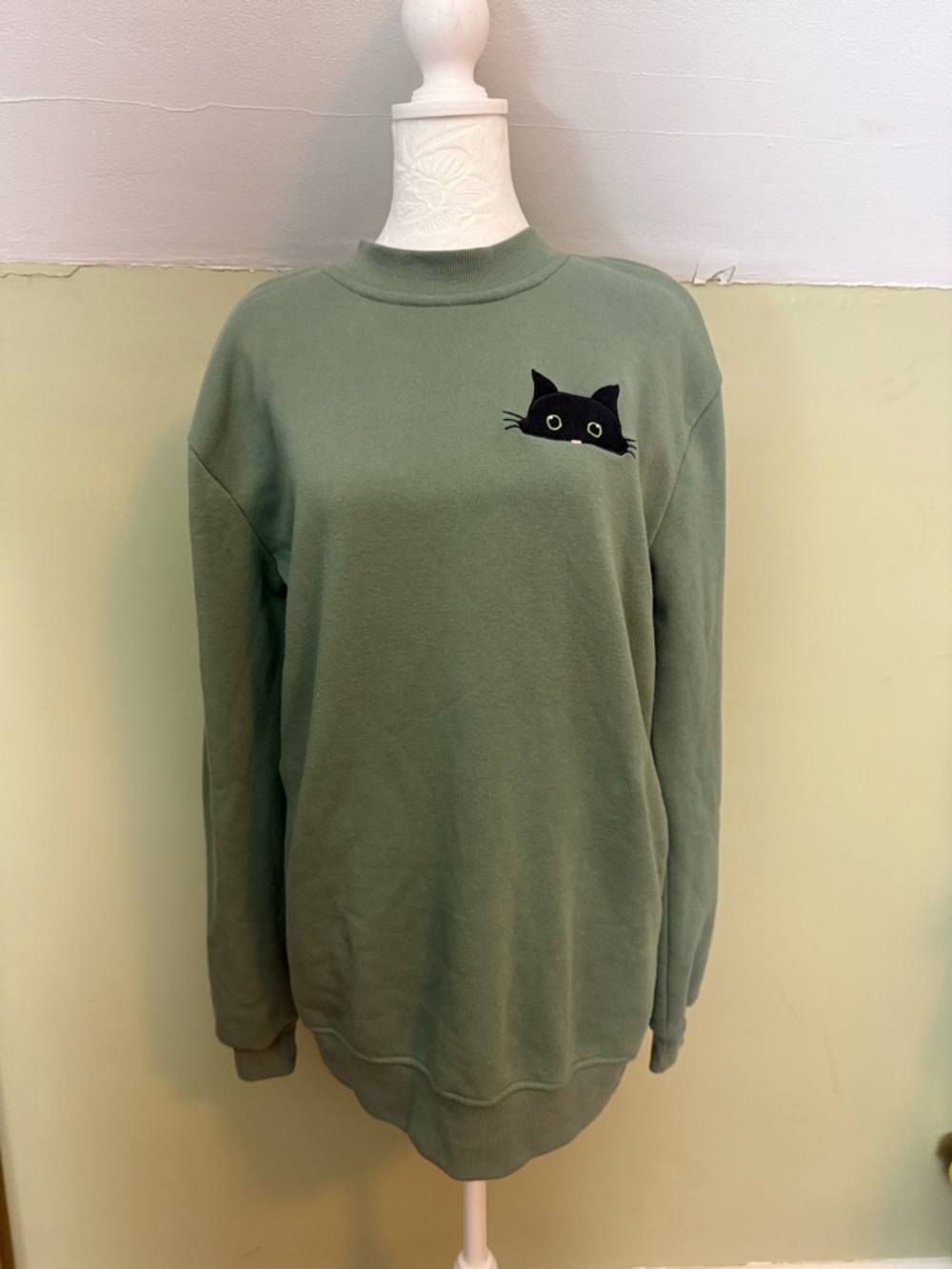 Better Together ‘Peek-A-Boo’ Black Cat Crewneck Sweatshirt